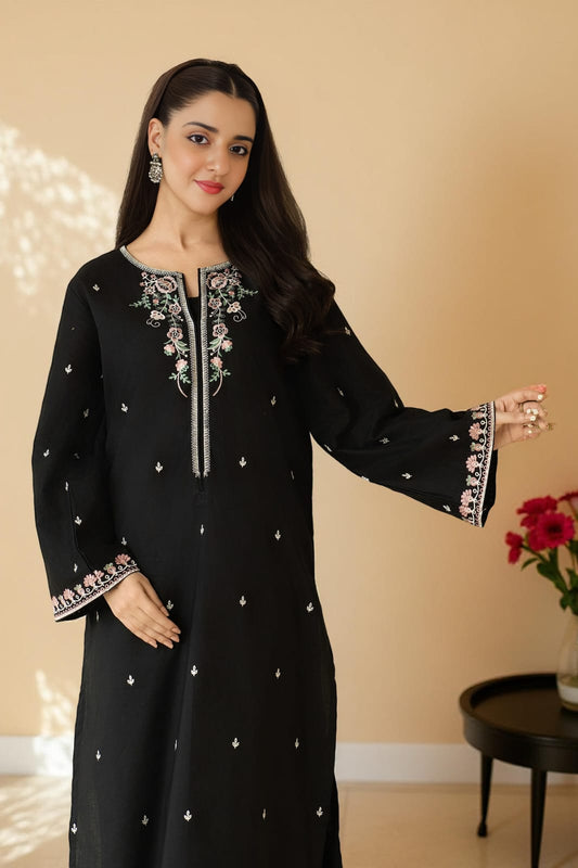 Women’s Traditional Pakistani Lawn 2-Piece Unstitched Suit – Embroidered